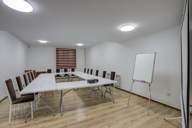 Olive Hotel Kochkor Εξωτερικό φωτογραφία